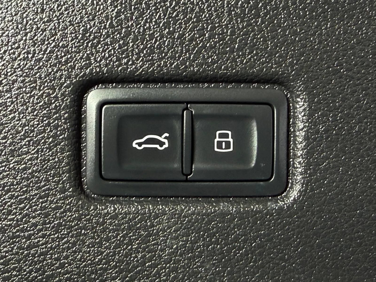 Used 2017 Audi Q7 3.0T Premium Plus w/ Premium Plus Package AWD/4WD image 17