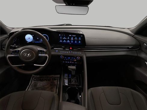 Used 2023 Hyundai Elantra SEL w/ Convenience Package FWD image 21
