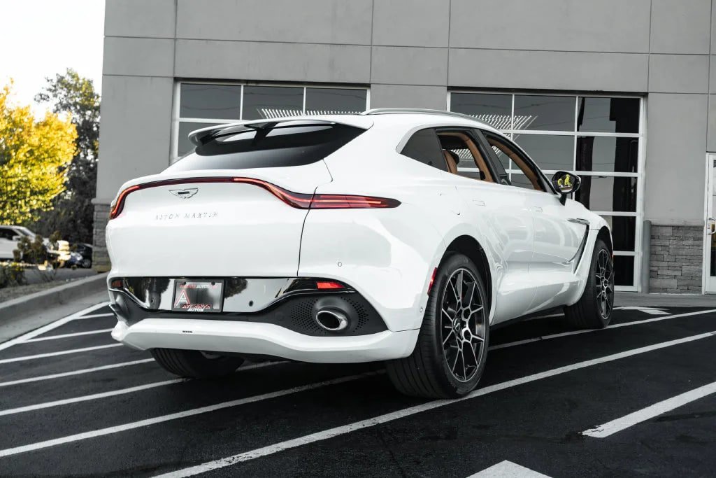 Used 2022 Aston Martin DBX AWD/4WD image 15