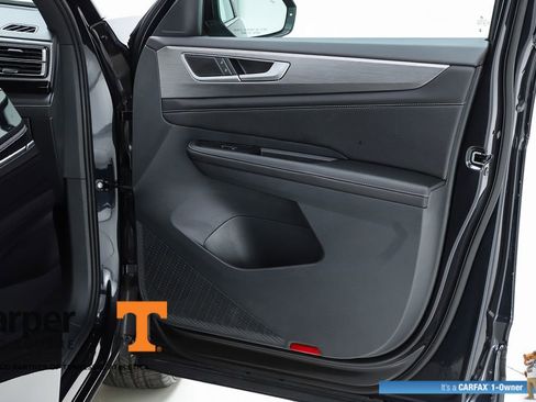 Used 2025 Volkswagen Atlas Cross Sport SE w/ Panoramic Sunroof Package image 32