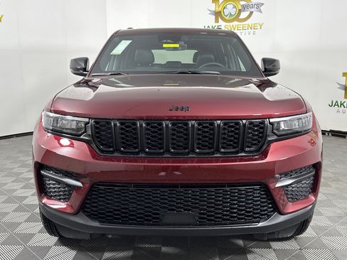 New 2025 Jeep Grand Cherokee Altitude image 3