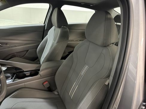 Used 2024 Hyundai Elantra SEL w/ Convenience Package FWD image 13