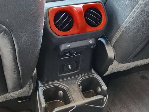 Used 2023 Jeep Gladiator Overland AWD/4WD image 30