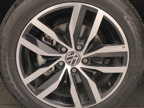 Used 2025 Volkswagen Jetta SE FWD image 31