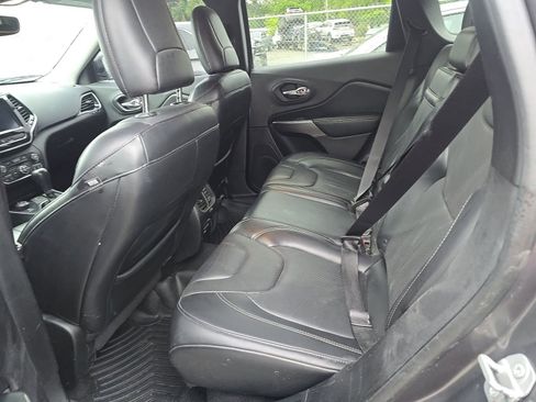 Used 2019 Jeep Cherokee Limited AWD/4WD image 8