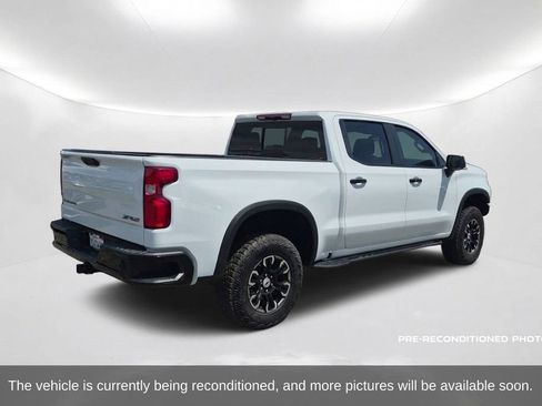 Used 2024 Chevrolet Silverado 1500 ZR2 AWD/4WD image 6