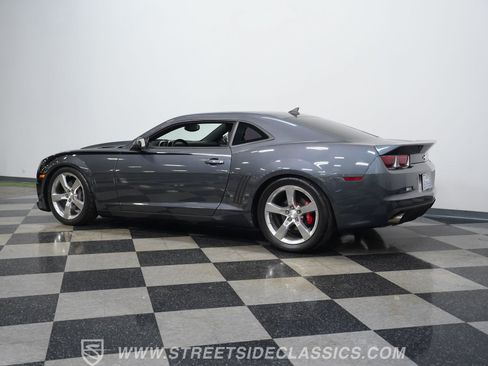 Used 2010 Chevrolet Camaro SS w/ RS Package RWD image 9