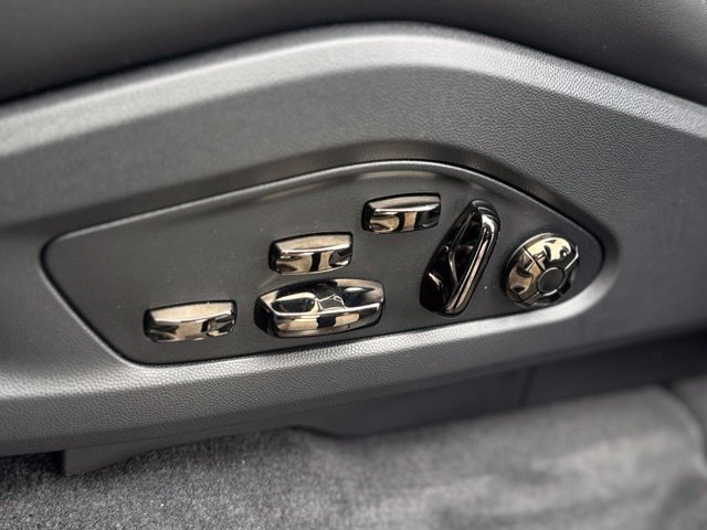 New 2026 Porsche Cayenne Turbo AWD/4WD image 17