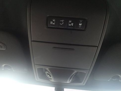 Used 2019 Dodge Grand Caravan GT image 28