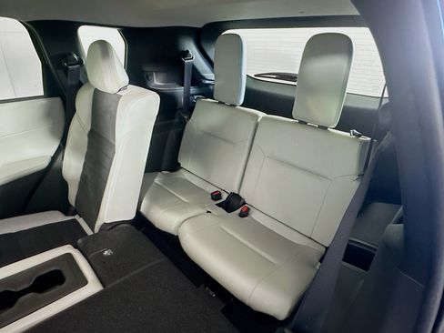 Used 2025 Mitsubishi Outlander SE AWD/4WD image 29