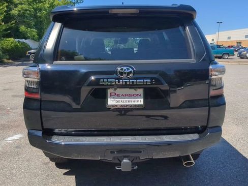 Used 2022 Toyota 4Runner SR5 AWD/4WD image 5