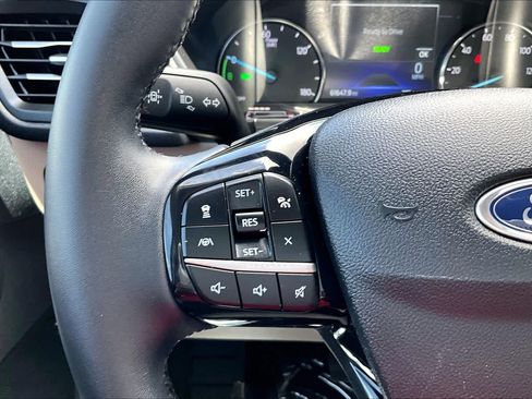 Used 2022 Ford Escape SEL FWD image 21