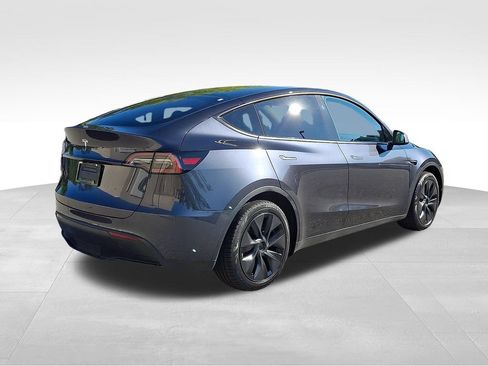 Used 2025 Tesla Model Y Long Range RWD image 6