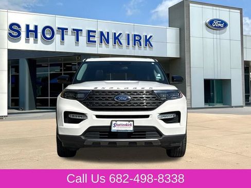 Used 2022 Ford Explorer XLT w/ Equipment Group 202A RWD image 2