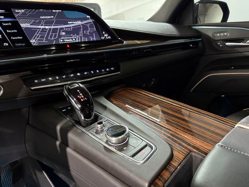 Certified 2023 Cadillac Escalade Premium Luxury image 16