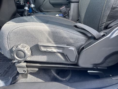 Used 2025 Jeep Wrangler Sport image 22