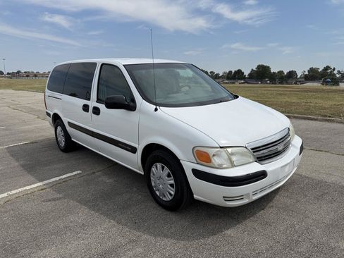 Used 2004 Chevrolet Venture Extended FWD image 2