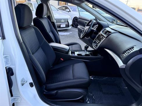 Used 2018 Nissan Altima 2.5 SV image 11
