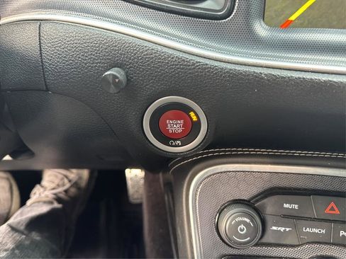 Used 2018 Dodge Challenger SRT image 17