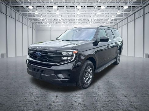 Used 2025 Ford Expedition Max Active image 3