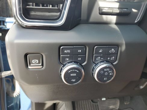 Used 2024 GMC Sierra 2500 Denali Ultimate AWD/4WD image 30