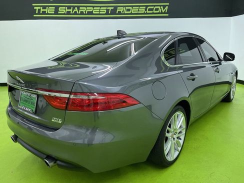 Used 2017 Jaguar XF Prestige image 10