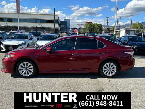 Used 2020 Toyota Camry LE w/ Carpet Mat Package FWD image 3