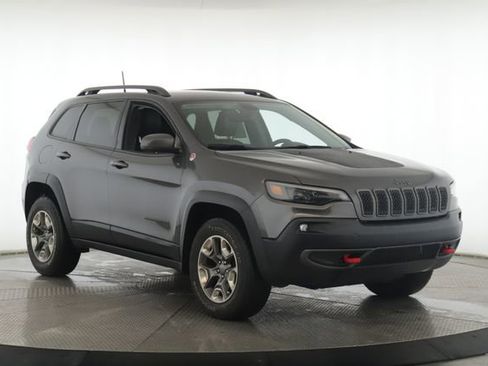 Used 2019 Jeep Cherokee Trailhawk w/ Cold Weather Group image 2