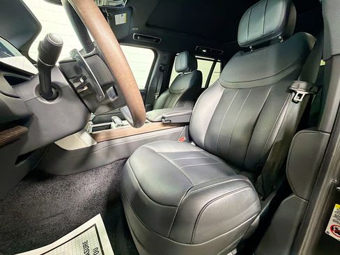 Used 2025 Land Rover Range Rover Long Wheelbase SE image 5