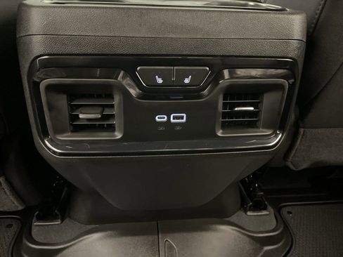 Used 2025 GMC Sierra 2500 AT4 w/ AT4 Premium Plus Package image 17