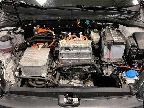 Used 2019 Volkswagen e-Golf SE w/ Driver Assistance Package image 29