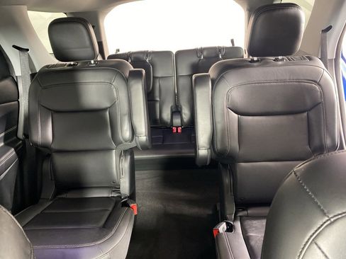 Used 2022 Ford Explorer XLT w/ Equipment Group 202A image 11