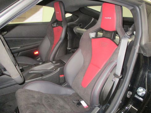 New 2024 Nissan Z NISMO w/ Floor Mat Package image 13