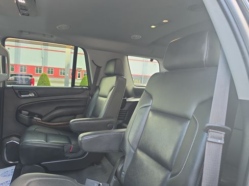 Used 2019 Chevrolet Tahoe LT w/ LT Signature Package AWD/4WD image 14