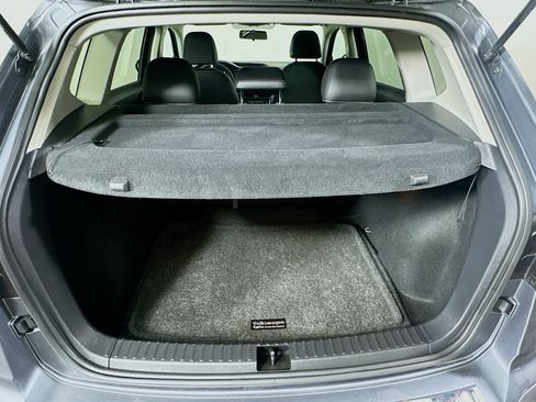 Used 2022 Volkswagen Taos SE w/ Panoramic Sunroof Package FWD image 27