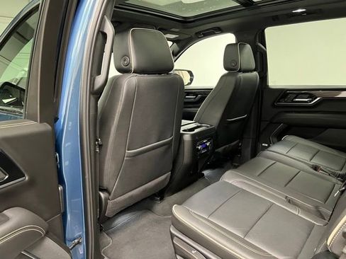 Used 2025 GMC Yukon Elevation AWD/4WD image 45