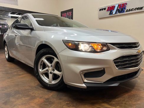 Used 2018 Chevrolet Malibu LS FWD image 32