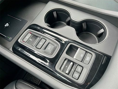 Used 2025 Honda Pilot EX-L image 17