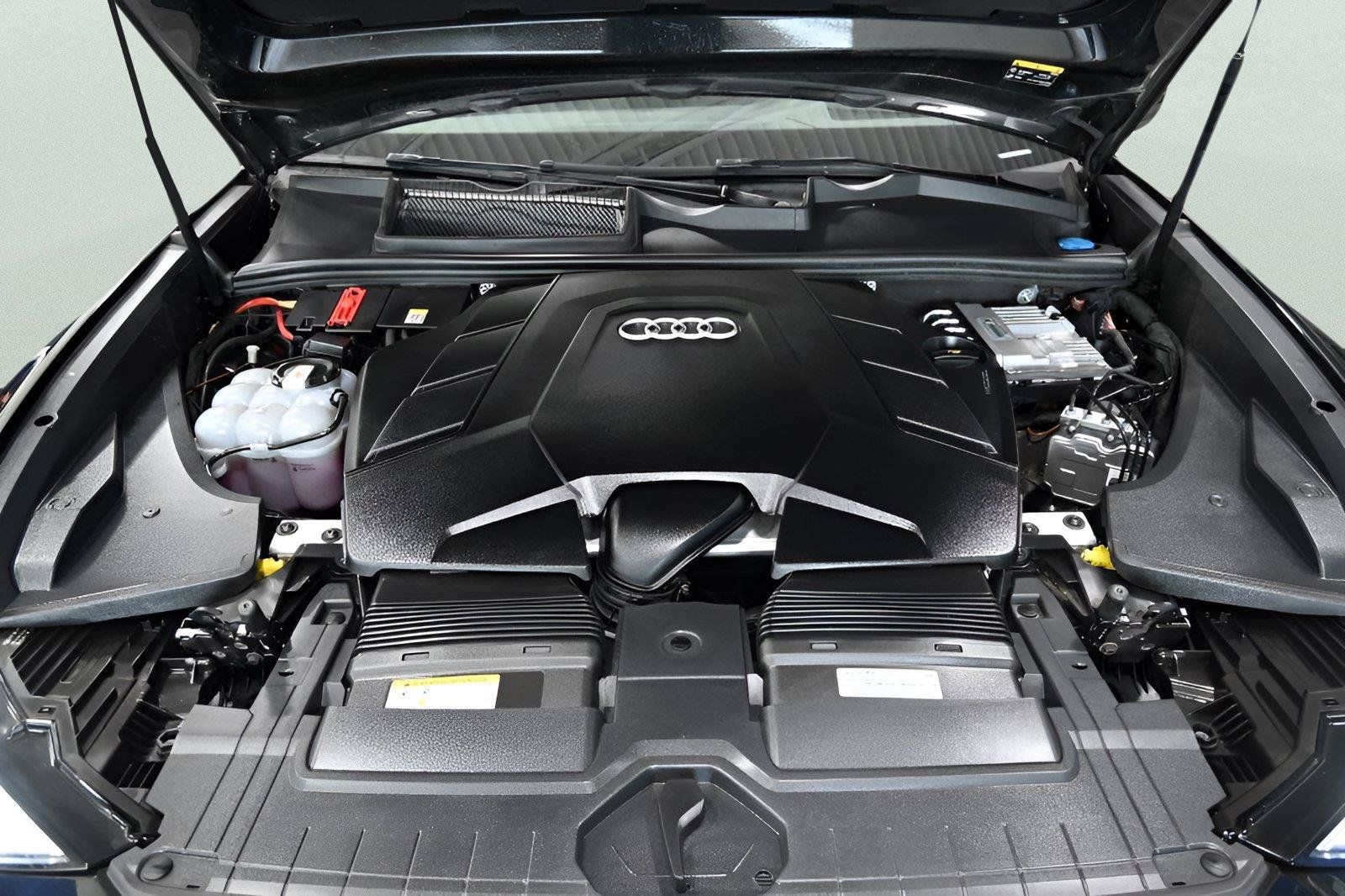 Used 2023 Audi Q8 Prestige AWD/4WD image 34