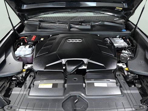 Used 2023 Audi Q8 Prestige AWD/4WD image 34