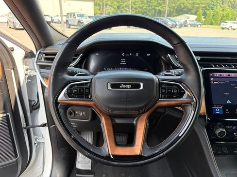 Used 2023 Jeep Grand Cherokee L Summit AWD/4WD image 19