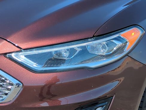 Used 2019 Ford Fusion Titanium FWD image 9