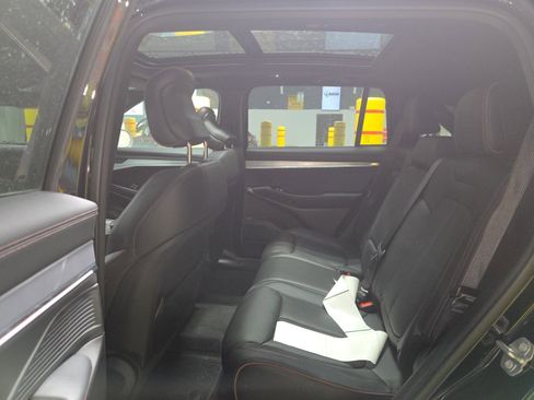 Used 2024 Jeep Wagoneer Launch Edition image 10