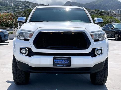 Used 2017 Toyota Tacoma Limited w/ Tow Package AWD/4WD image 6