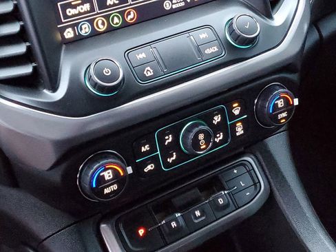 Certified 2022 GMC Acadia AT4 w/ Preferred Package image 26