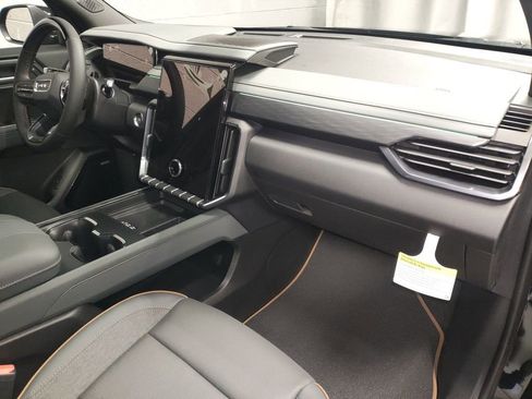 New 2026 GMC Acadia AT4 w/ Super Cruise Package image 8