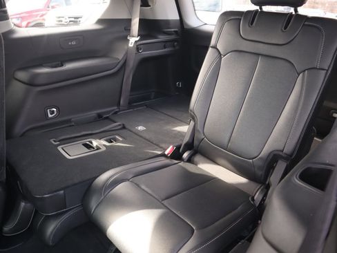 Used 2023 Jeep Grand Cherokee L Limited w/ Luxury Tech Group II image 10