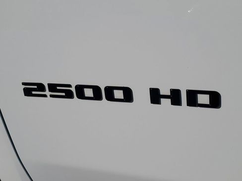 Used 2023 Chevrolet Silverado 2500 Custom w/ Custom Value Package image 7