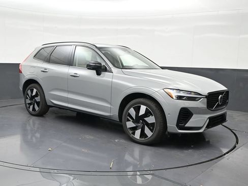 New 2025 Volvo XC60 T8 Plus w/ Protection Package Premier AWD/4WD image 7