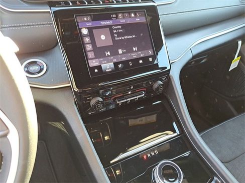 New 2025 Jeep Grand Cherokee L Altitude image 7